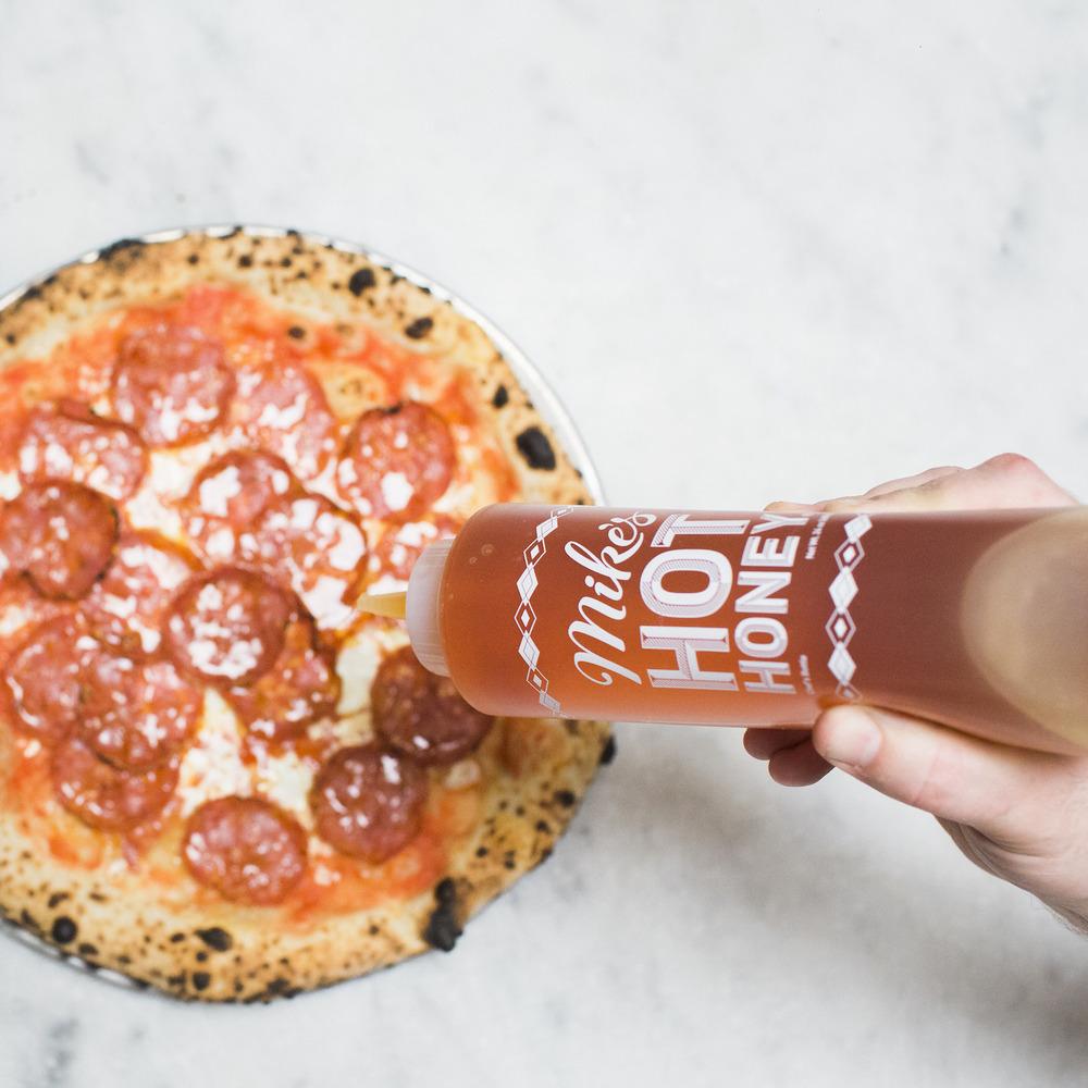 Honey, Mikes Hot, 24 oz
